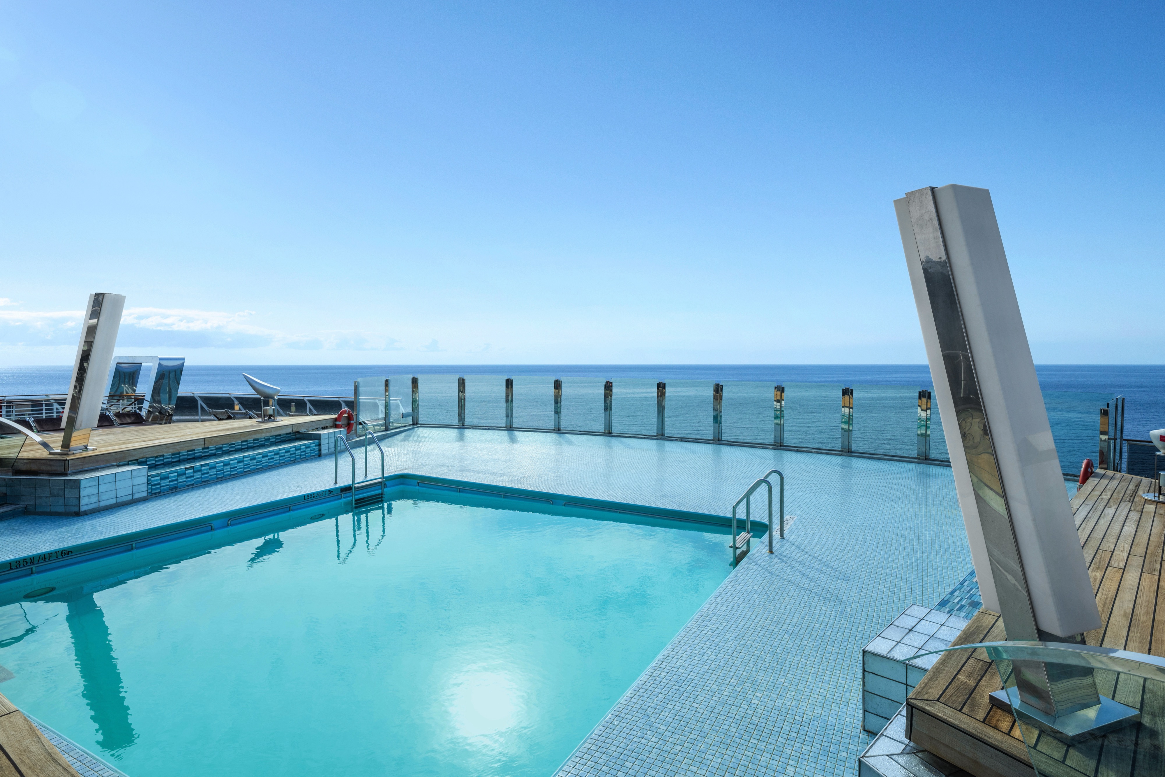 MSC Divina - The Garden Pool